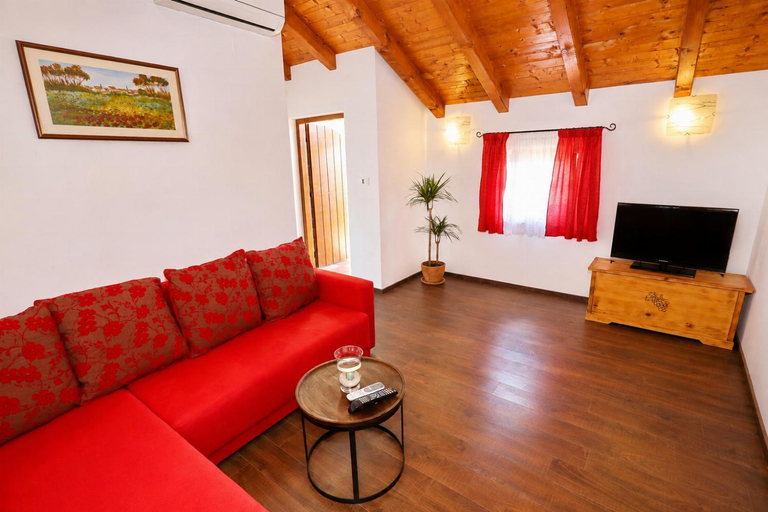 Others 5, Villa Tereza, Škabrnja