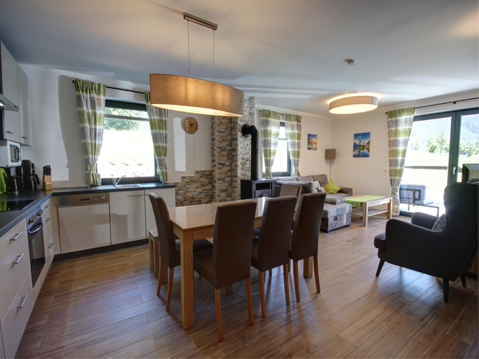 Food & Drinks 4, Chalet Gamsknogel mit privatem Pool und Whirlpool, Traunstein