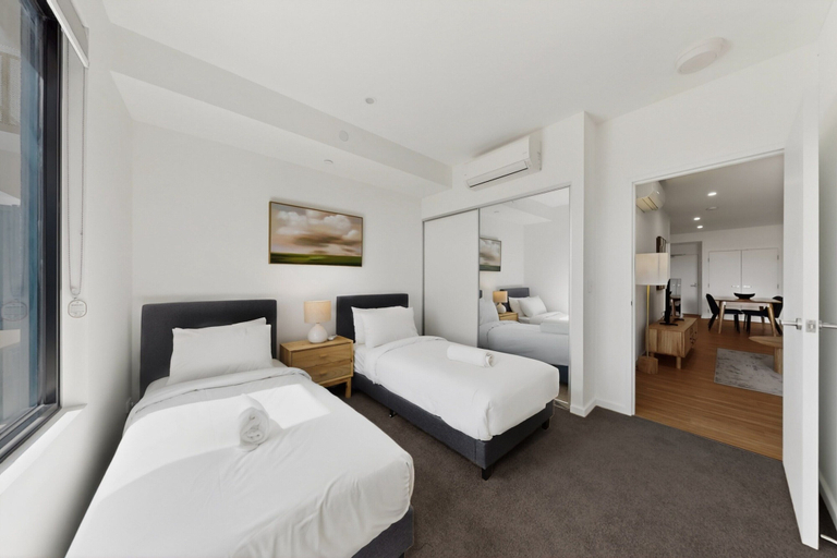 Others 5, Modern 2-bed Apartment With Private Balcony, Perth
