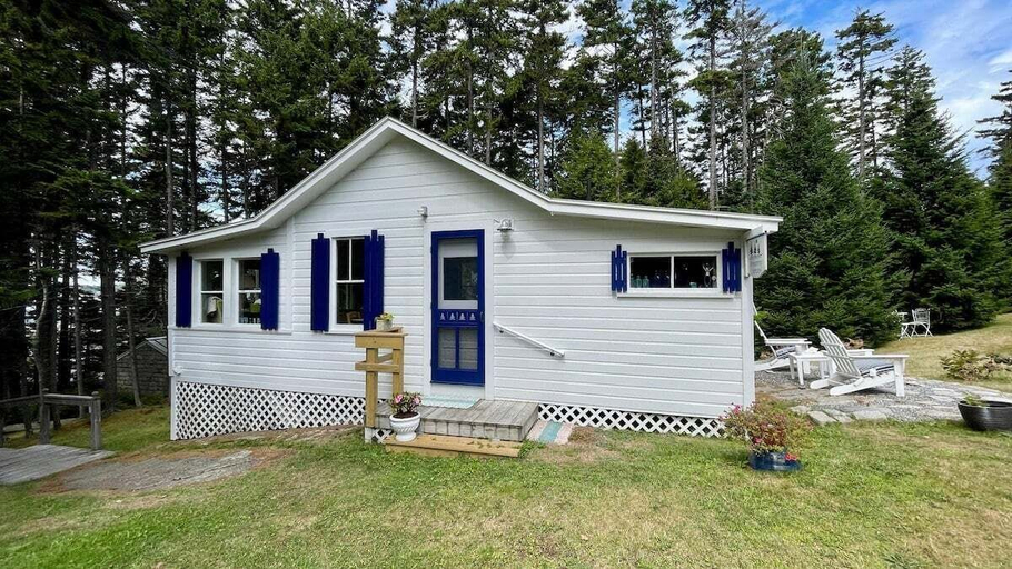 Others 3, Whispering Spruces; Cozy Studio With Queen Bed & W, Knox