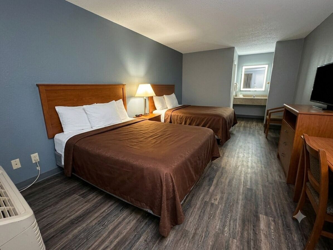 Bedroom 5, King's Inn Motel, Granville