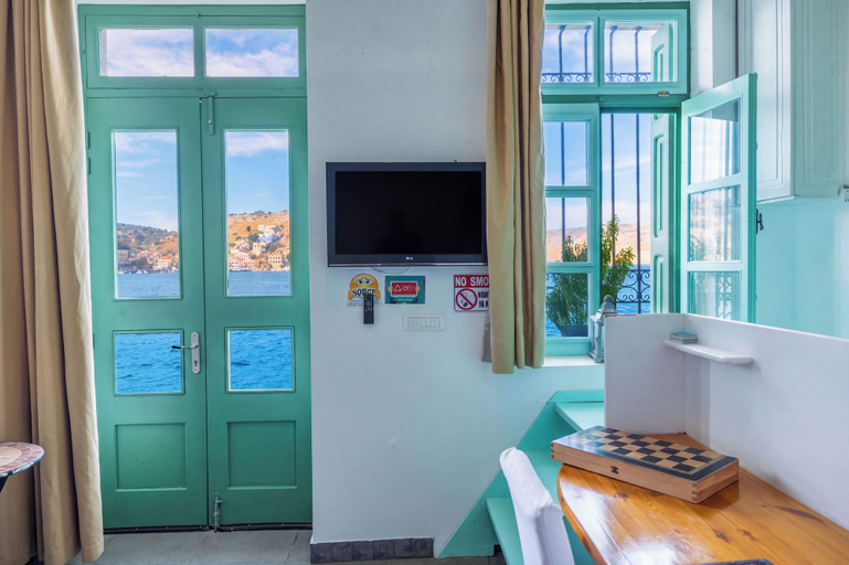 Others 1, Pitini 1 - Seafront - Harbour view, South Aegean
