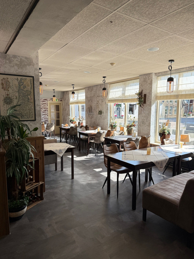 Others 5, Hotel de Driesprong, Stede Broec