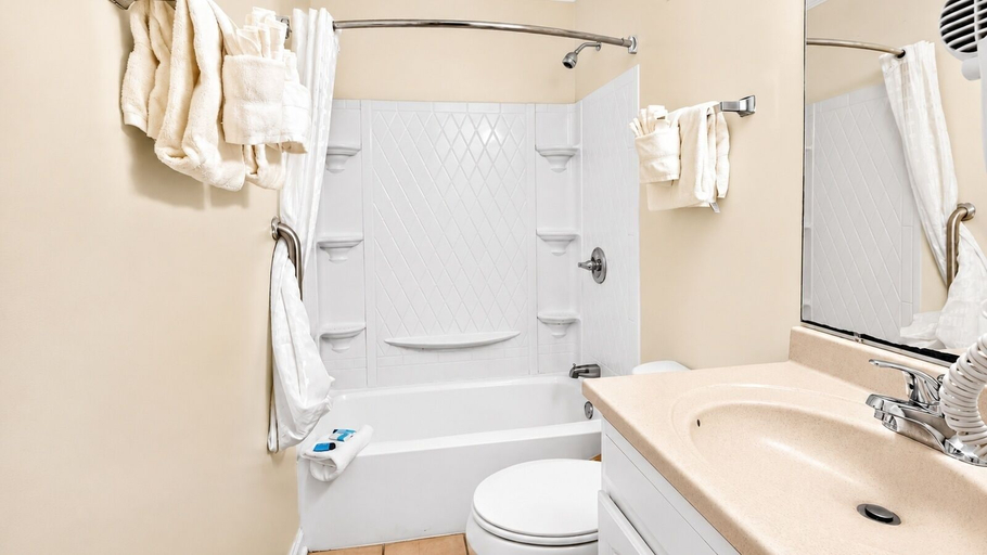 Bathroom 3, Sands Beach Club, Horry