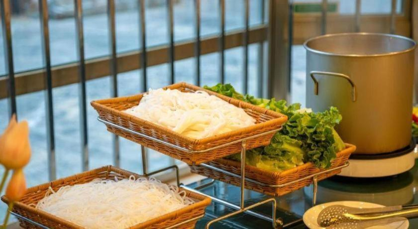 Food & Drinks 5, Vienna Hotel Shenzhen Dalang Clothing Base Branch, Shenzhen