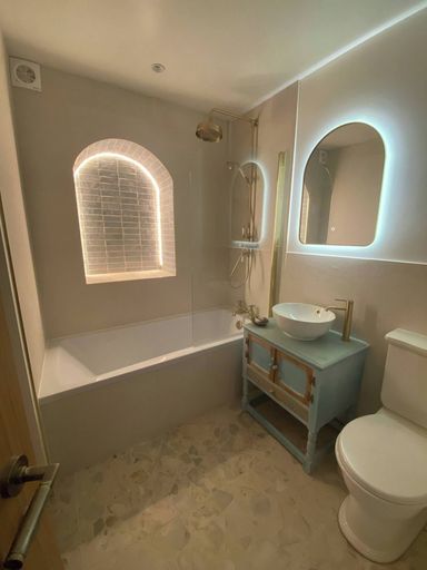 Others 5, New Stunning House St Ives With Parking, Cornwall