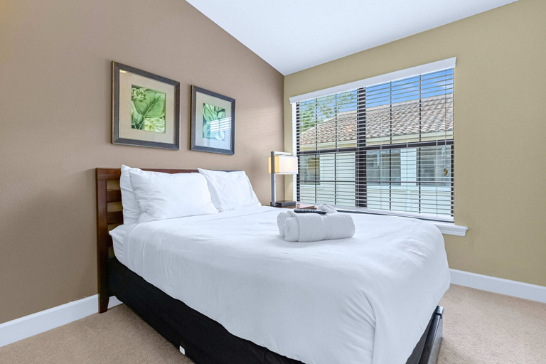 Others 3, Spacious Resort Home Near Disney - Pool, Hot Tub, Orange