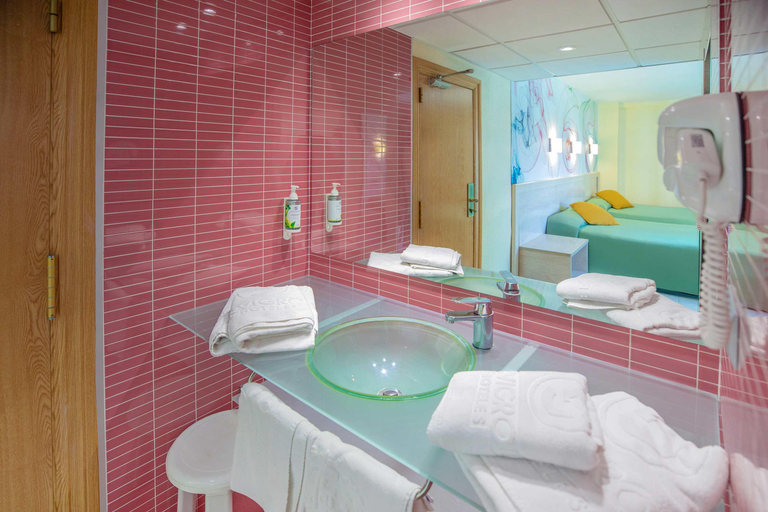 Bathroom 4, Hotel Servigroup Calypso, Alicante