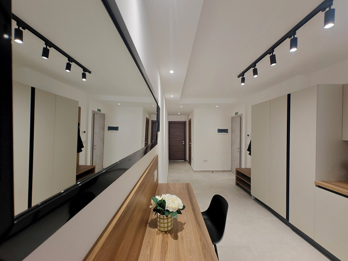 Others 4, Spacious Modern Stay w/ Balcony - Gzira