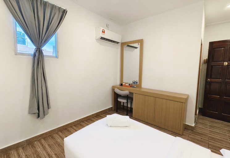 Bedroom 4, Shoreline Guesthouse 海岸线客栈, Semporna