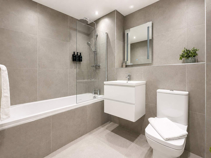Others 5, Stylish 1BR - Sleeps 4 - Free Parking - Manchester, Manchester