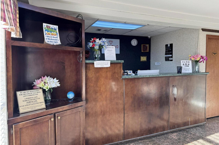 Public Area 5, Diamond Inn, Saint Francis