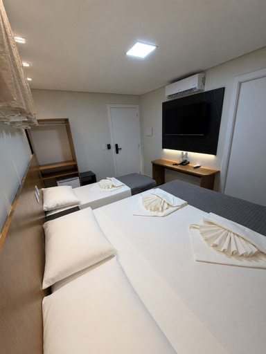 Others 5, Hotel Essence, Picos