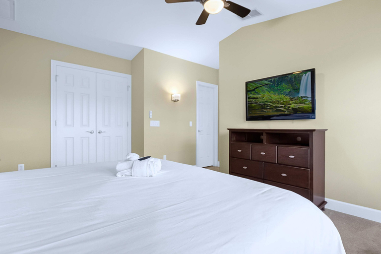 Others 5, Spacious Resort Home Near Disney - Pool, Hot Tub, Orange