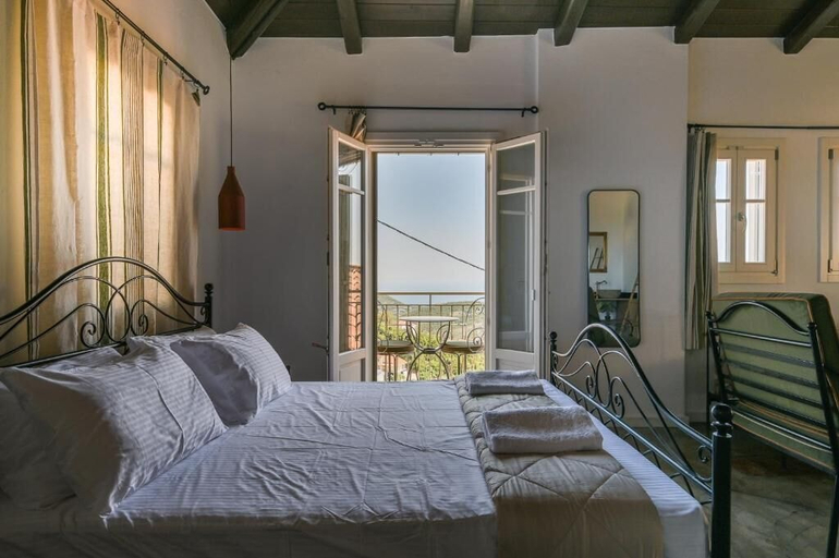 Others 2, Tepeleni Apts with Pool, Epirus