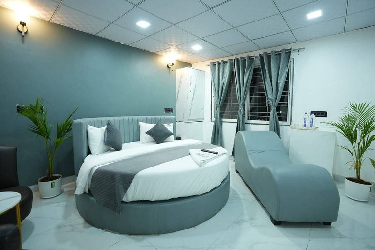 Others 5, Elysia By THL, Pune