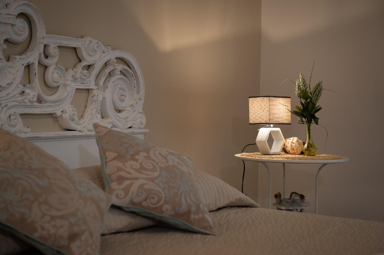 Bedroom 2, Bonifacio VIII, Rome