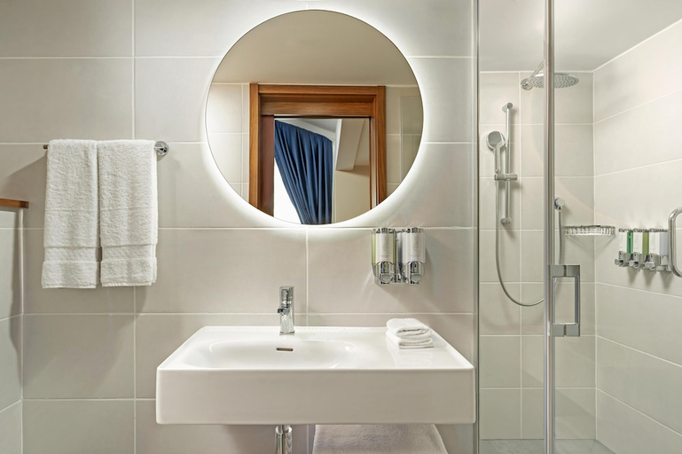 Bathroom 4, Hampton By Hilton Istanbul Sisli, Şişli