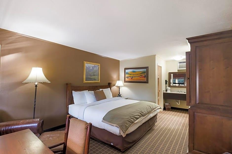 Bedroom 1, The Inn at Tomichi Village, Gunnison