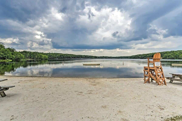 Others 3, Bright 4BR Home in Big Bass Lake, Wayne