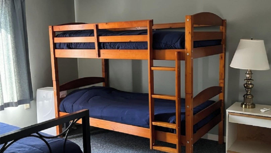 Others 3, Open Pit by Avantstay Indoor Heated Pool + Rec Center Near Gore + Hudson, Warren