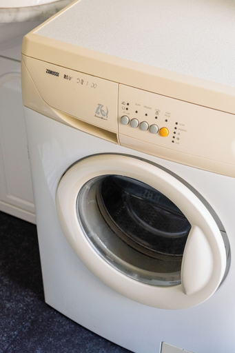 Others 2, Brugman Area Self Check in Apartment for 5, Bruxelles