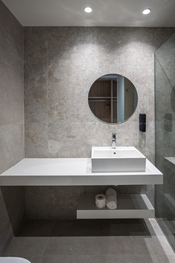 Bathroom 5, Sun Palace Protaras Waterpark Resort