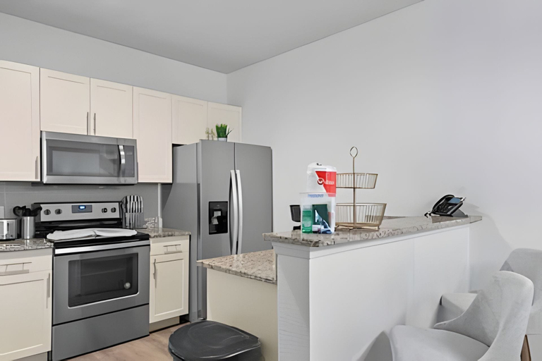 Others 4, Modern 3BR Villa Near Disney & Resort Access, Osceola