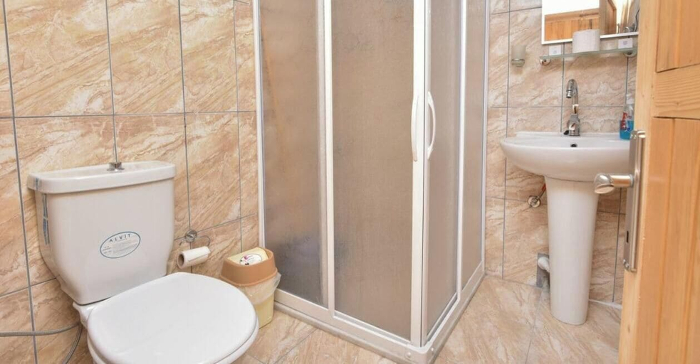 Bathroom 4, Serinyer Restaurant & Pansiyon, Ayvacık