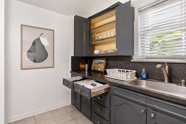 Others 3, Budget-friendly Hostel-style Private Room, Lafayette