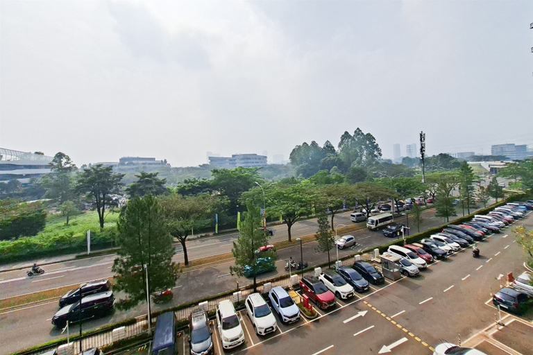 Others 3, Cozy Strategic Studio Room At Apartment Sky House Bsd, South Tangerang