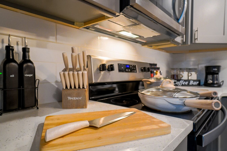 Others 2, Tropical Vibes LED Ambience Fast Wi-fi Sleeps 6, Muscogee