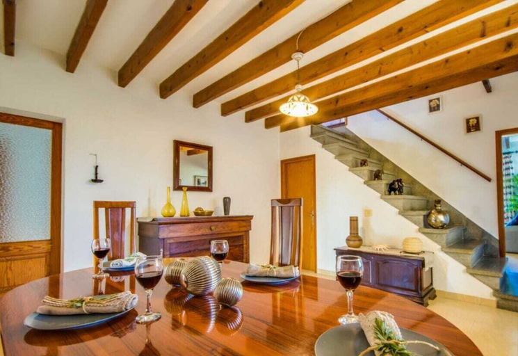 Others 4, Finca "pegasus", Baleares