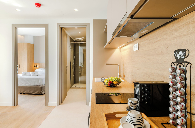 Others 5, Athens Hub Homes, Attica