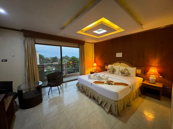 Others 3, MrMac's Place, Pattaya