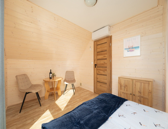 Others 3, Year-round Holiday Home With Fireplace and Terrace, Koszalin