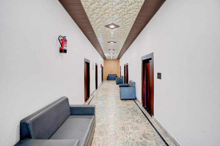 Others 3, Deluxe With Balcony Ummed Palace, Mathura