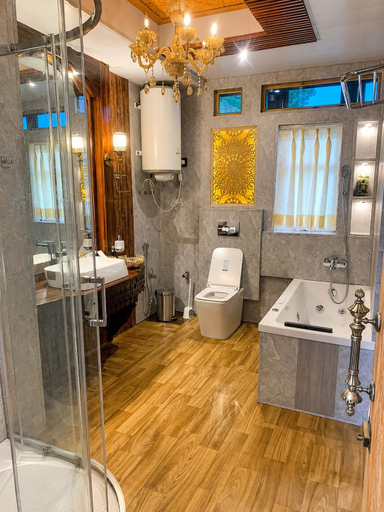 Bathroom 2, Harmukh Houseboats by Stay Pattern, Srinagar