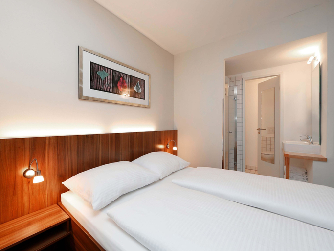 Bedroom 2, B&B HOTEL Berlin-Mitte, Berlin