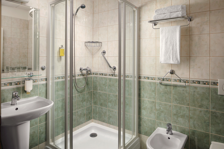 Bathroom 4, Alqush Downtown Hotel, Praha 2
