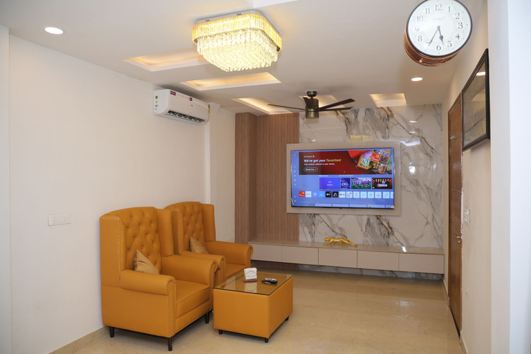Others 4, VR Hotel, Gautam Buddha Nagar