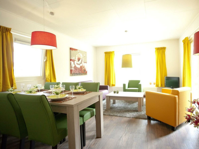 Others 5, Holiday Home in Velsen-zuid With Terrace, Velsen