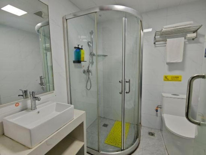 Bathroom 3, 7 Days Inn Guilin Beiji Plaza Yushan Garden, Guilin