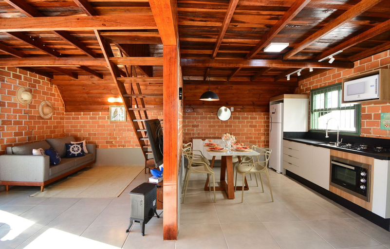 Others 5, Casa Exclusiva com Piscina e Vista Mar, Palhoça