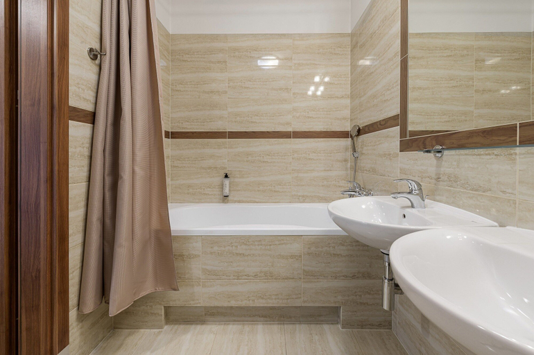 Others 5, Lumina 3-room Apart with Parking, Warsaw
