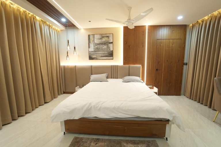 Others 1, Raven Farms, Gwalior
