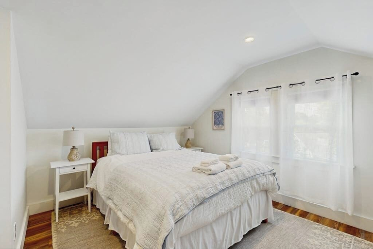 Others 4, Coastal Charmer With Screened-in Porch, Grill, & AC, Lincoln
