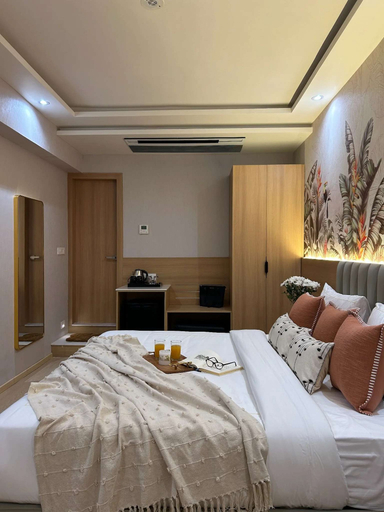 Others 2, The Solace Hotel, Nashik