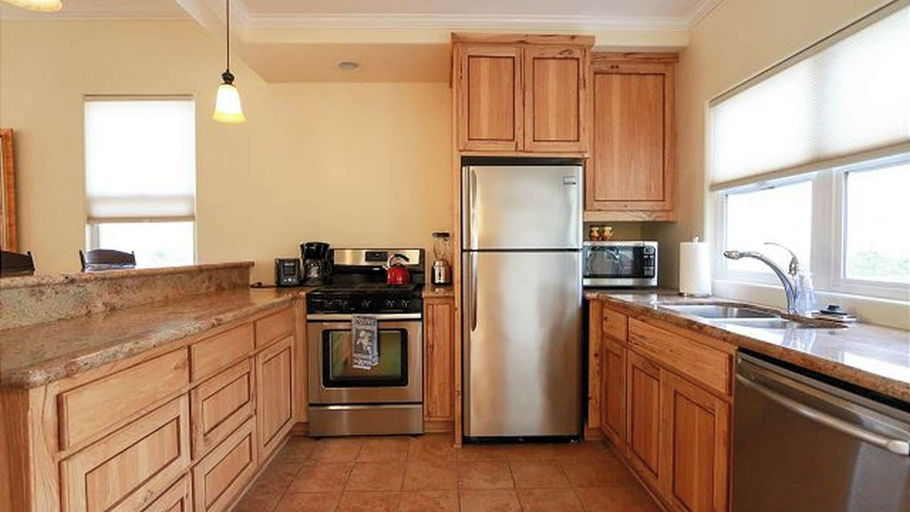 Others 4, Olive With a Twist by Avantstay Fenced Yard + Walk to Downtown Paso Robles, San Luis Obispo