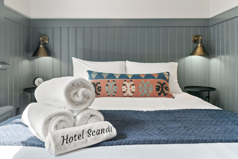 Bedroom 4, Hotel Scandi, Kitsap